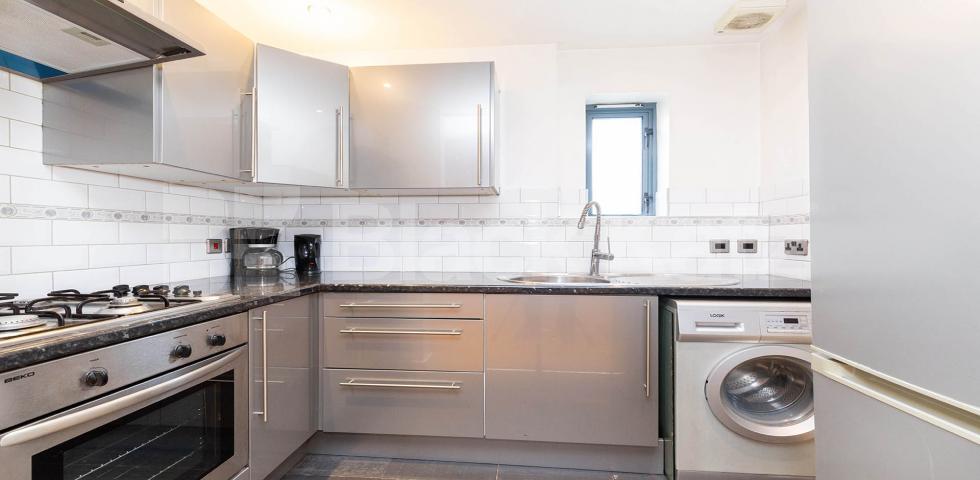 			2 Bedroom, 1 bath, 1 reception Apartment			 Bethnal Green Road, BETHNAL GREEN /HACKNEY